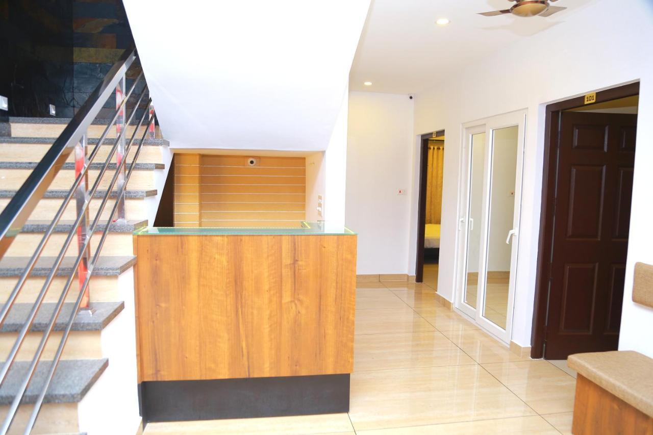 Metro Residency Hotel Kochi Exterior foto